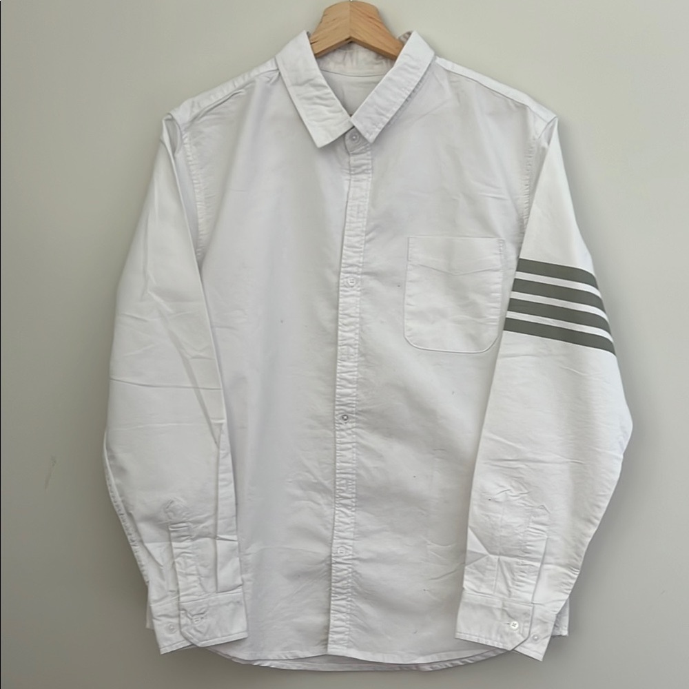 Men's White Button Down Contemporary Dress Shirt with Gray Stripes Sleeve Small